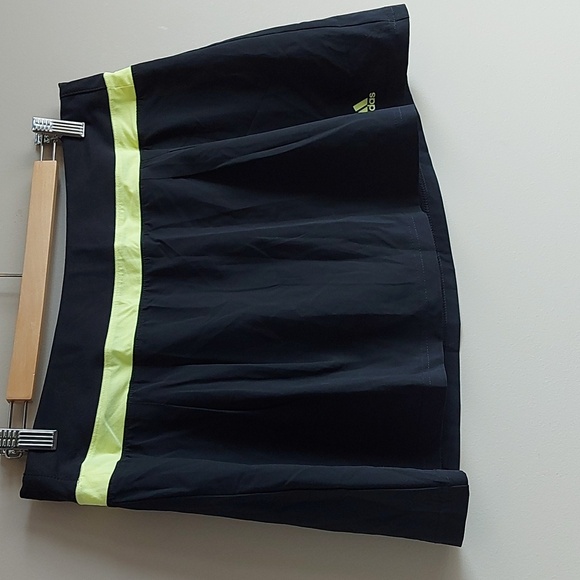 ADIDAS ♡ Ladies Golf Skort - Picture 3 of 9